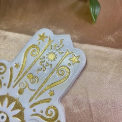 Podstawka pod kadzidło Hamsa biało złota