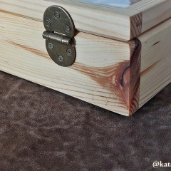 Skrzyneczka, kasetka, box na 6 zegarków Elegancka i funkcjonalna, w całości ręcznie robiona, piękna skrzyneczka z drewna jodłowego, co najmniej 100-le