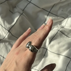 Ręcznie robiony srebrny pierścionek 