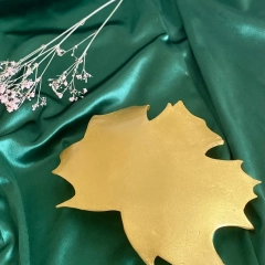 Podstawka/ekspozytor liść klonu biało złoty