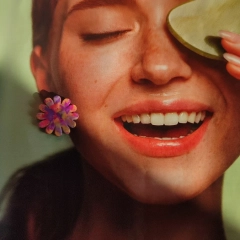 Niepowtarzalne i twarzowe kolczyki kwiatki malowane ręcznie 