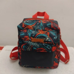 Torebki i plecaki. Szyję samodzielnie z nowymi projektami i ponad 50 wzorami materiałów wodoodpornych. Wszystkie plecaki i torebki usztywnione z pod