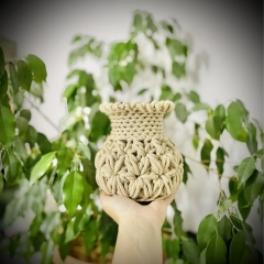 Wazonik szydełkowy dekoracyjny jaśminowy