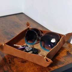 TACKA NA DROBIAZGI Z NATURALNEJ SKÓRY, WYKONANA RĘCZNIE - FAJNY PREZENT