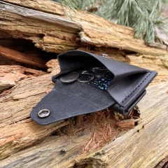 Ręcznie wykonany skórzany kartholder z przegrodą na banknoty i bilon