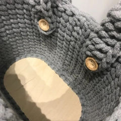 Owalny kosz,organizer do powieszenia z drewnianymi guzikami,22x13x18. 