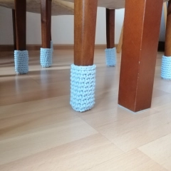 Podkładki pod krzesła ,osłonki na nogi 4szt.kwadratowe