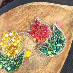 Spinka do włosów – Żółty Tulipan z Koralików, Ręcznie Haftowana, Elegancka Ozdoba do Włosów