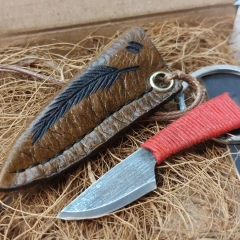 Nożyk w pochewce - męski damski wisiorek na rzemyku. Ręcznie wykonany fajny ciekawy prezent!