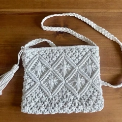 Biała torebka boho