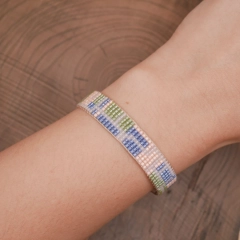 Bransoletka tkana z koralików Miyuki – wzór geometryczny – niebieski różowy zielony – handmade