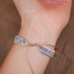 Bransoletka tkana z koralików Miyuki – wzór geometryczny – niebieski różowy zielony – handmade