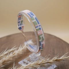 Bransoletka tkana z koralików Miyuki – wzór geometryczny – niebieski różowy zielony – handmade