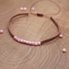 Bransoletka pleciona ręcznie – masa perłowa różowa – sznurek brązowy – handmade