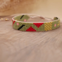 Bransoletka tkana z koralików Miyuki – wzór geometryczny – zielony metaliczny – handmade
